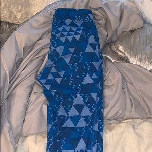 Blue patterned cropped leggings